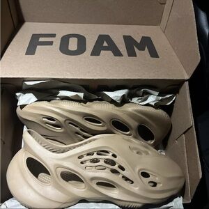 Yeezy Foamrunners size 9